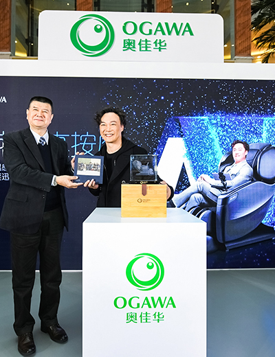 芯科技·真按摩 球信网按摩椅AI新品携手陈奕迅亮相上海球信网港